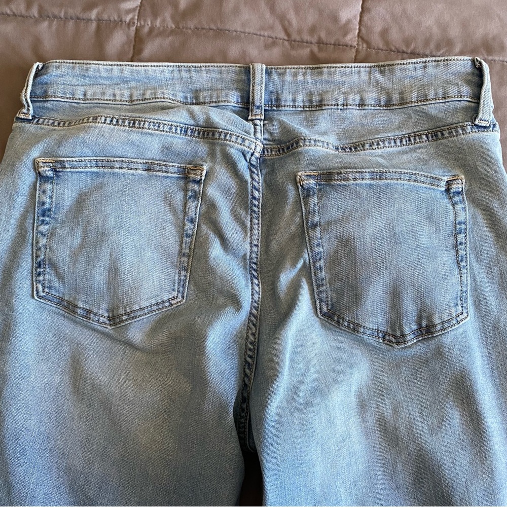 St. John’s Bay Size 14 Straight Leg Light-wash Denim Jeans High Rise Stretch - Picture 11 of 16